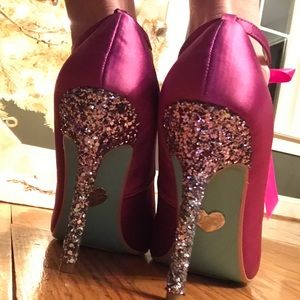 Amazing Betsey Johnson Glitter Heels!!